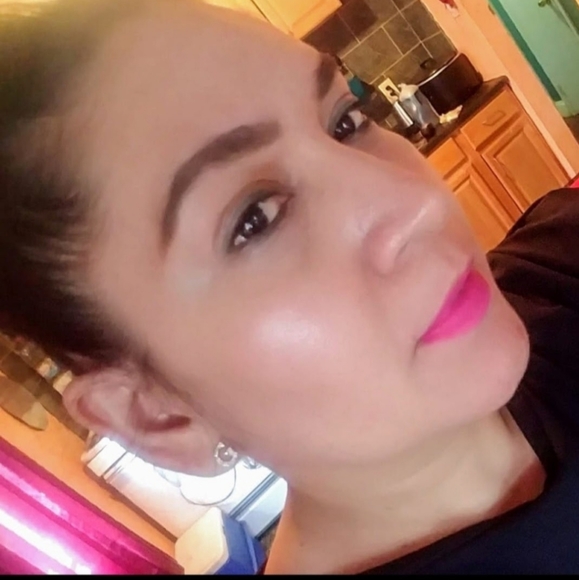 Meet your Posher, Georgina - Picture 1 of 1